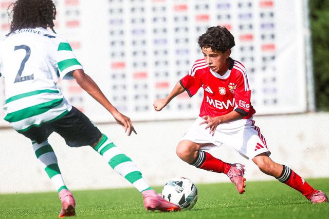 Sporting e Benfica empataram dérbi de iniciados - Foto Facebook/Benfica Campus
