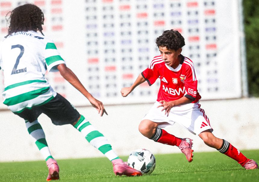 Sporting e Benfica empataram no primeiro dérbi de iniciados da temporada - Foto Facebook/Benfica Campus
