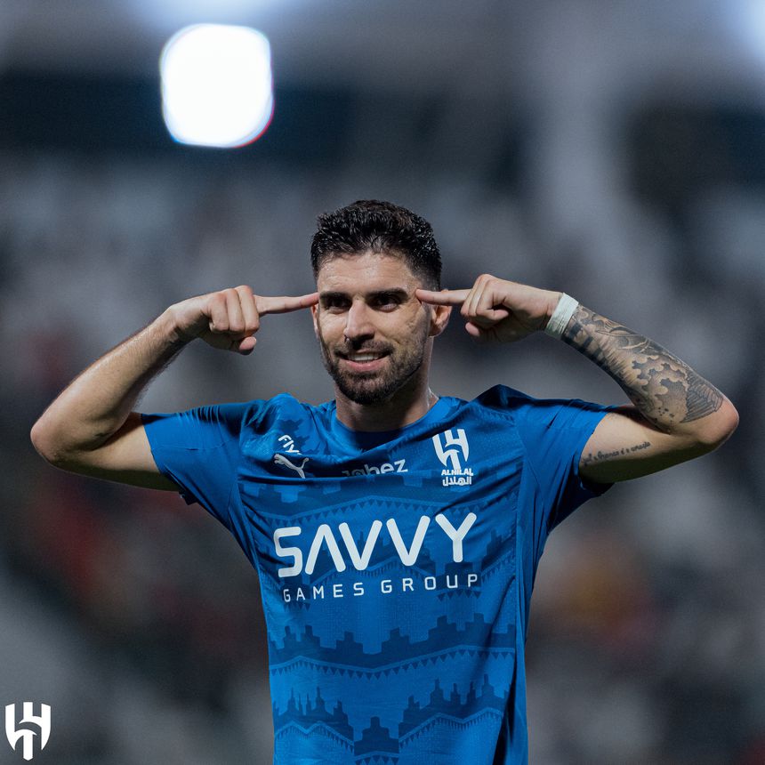 Ruben Neves marcou o terceiro do Al Hilal no terreno do Al Najma - FOTO AL HILAL/X