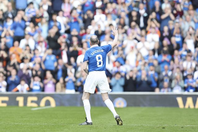 Paul Gascoigne num jogo de lenda