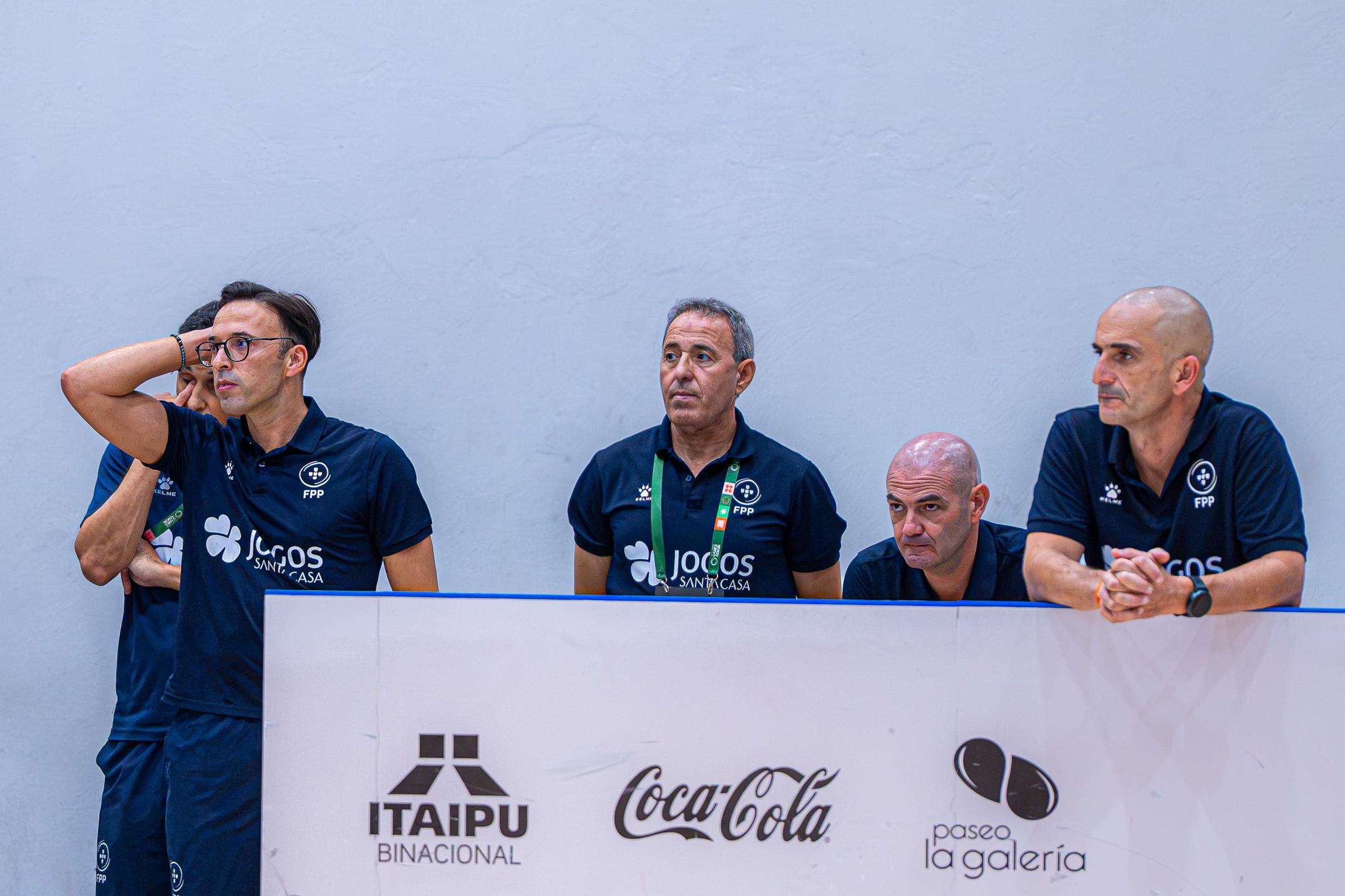 A equipa técnica da seleção nacional de hóquei em patins, liderada por Reinaldo Ventura (FPP)