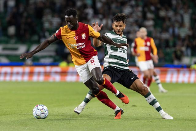 Davinso Sánchez, central do Galatasaray, defrontou o Sporting na edição da Champions de 2026/27 - Foto: IMAGO