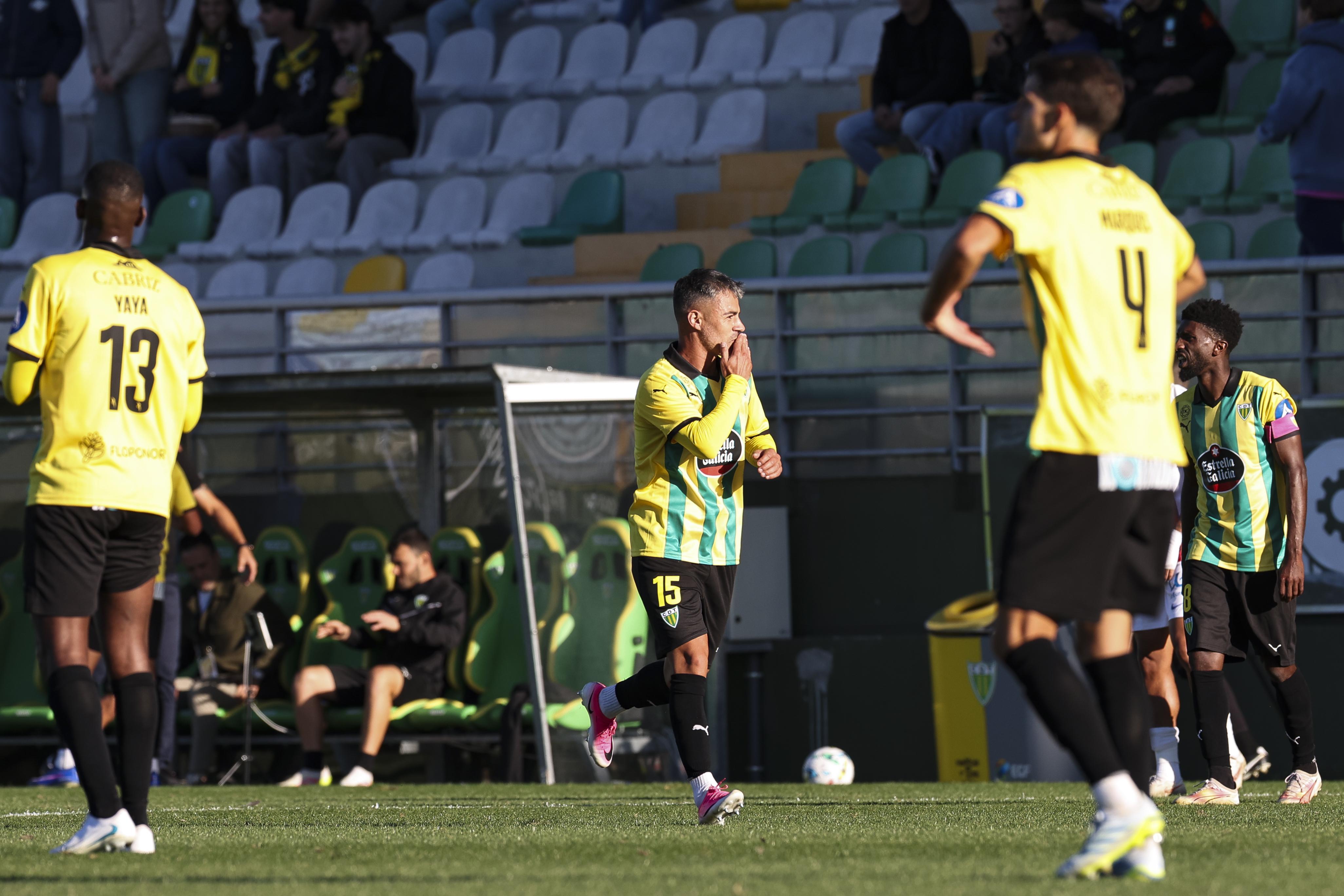 Carraça celebra golo contra o Alverca - Foto: PAULO NOVAIS/LUSA