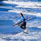Teresa Bonvalot, surfista portuguesa, será protagonista no reatamento - Foto: ANS/WSL