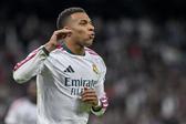 Mbappé celebra golo de 'panenka' ao Sevilha (Foto: IMAGO)