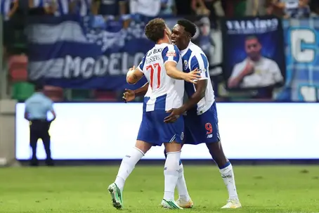Oskar Pietuszewski e Samu querem voltar ao onze - Foto: LUSA