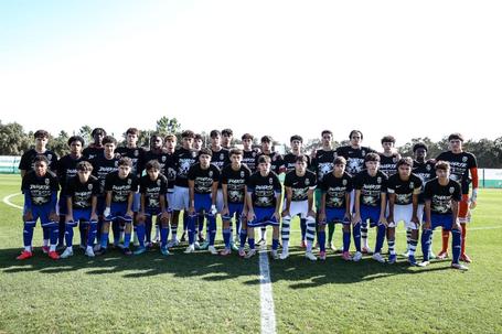 Equipas de sub-17 do Sporting e Amora antes do jogo - Foto: SPORTING CP