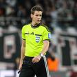 Daniel Siebert apita FC Porto-PSV