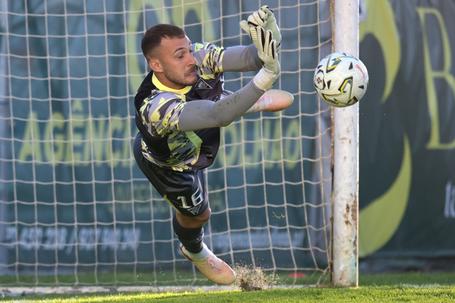 Martin Turk, defendeu dois penáltis para garantir a passagem à quarta eliminatória da Taça de Portugal - Foto: FERNANDO VELUDO/LUSA