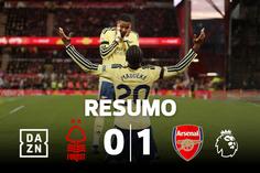 Golo na reta final mantém Arsenal na perseguição ao Man.City