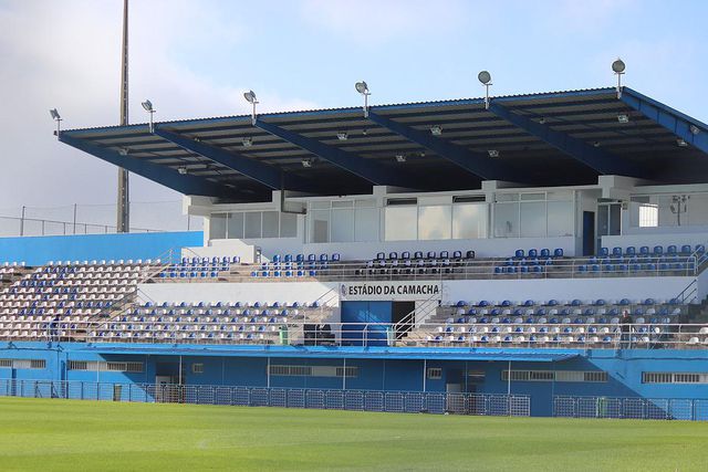 Camacha-Famalicão: siga aqui em direto (com o Benfica à espera de adversário)