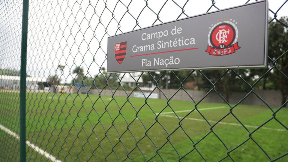 Flamengo registou 70ºC nos sintéticos: há risco de queimaduras nos pés