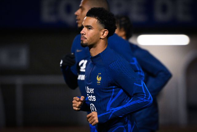 Fez história, marcou e saiu lesionado: os 16 minutos da estreia de Zaire-Emery