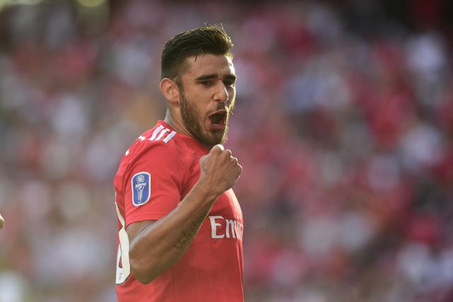 Salvio faz declaração de amor à mulher e ao Benfica