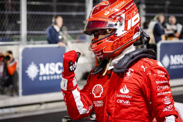 'Pole' para Leclerc em Las Vegas e 'falso' 2.º lugar para Sainz
