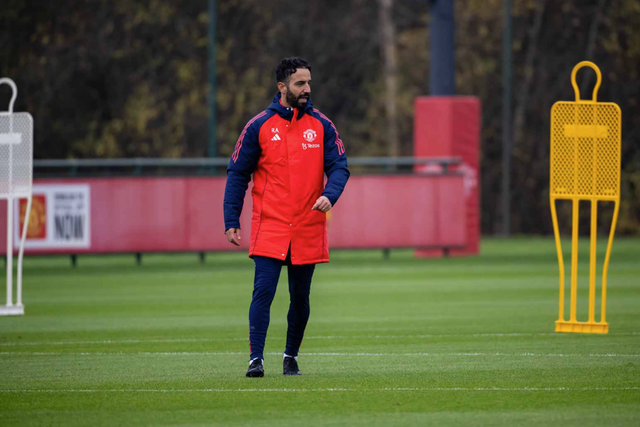 «Ruben Amorim não vai cair no cemitério de treinadores do Man. United»