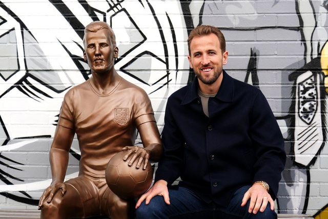 A estátua de Harry Kane que esteve guardada durante... 5 anos
