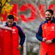 Sorrisos e pontapés: as imagens do primeiro treino de Amorim no Man. United