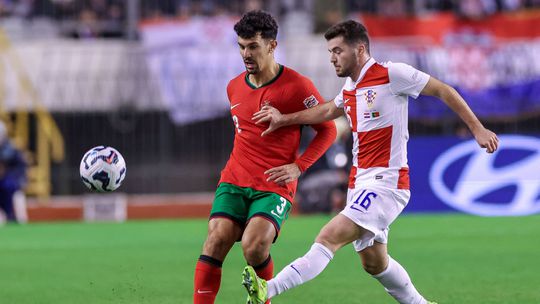 Tomás Araújo sai lesionado do jogo da Seleção