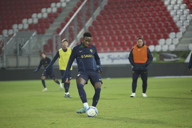 Eslováquia-Portugal: havia ouro no banco e sub-21 lusos saem a sorrir de solo... Europeu