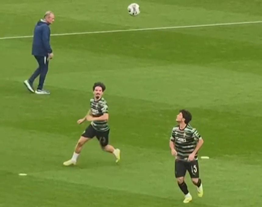 Vitinha e João Neves em ação antes de um jogo de Portugal