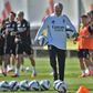 José Mourinho, treinador do Benfica, em fase de treino no Seixal