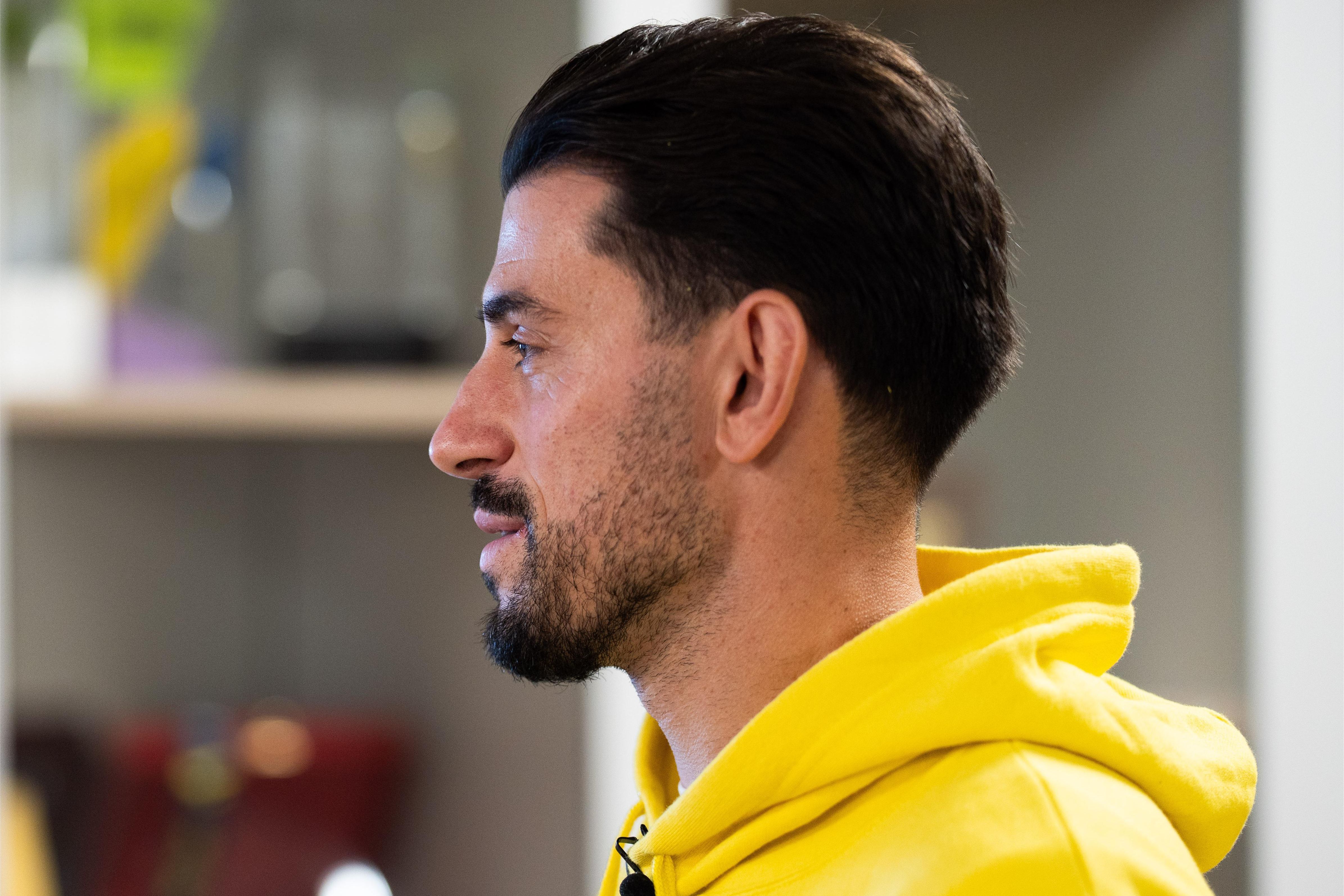 Pizzi numa visita à redação de A BOLA - Foto: Breno Barison