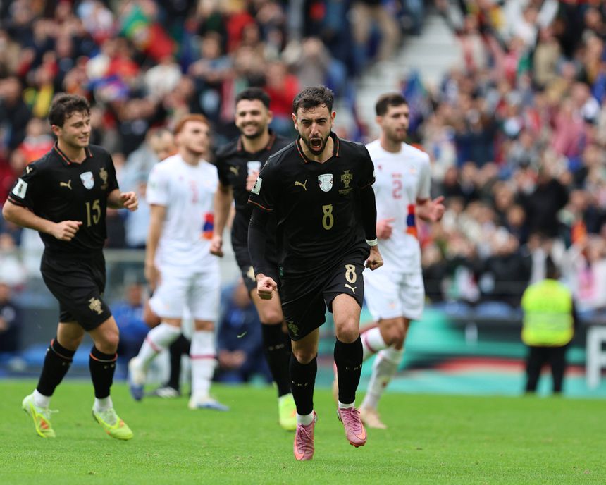 Bruno Fernandes encanta no meio-campo da Seleção Nacional juntamente com João Neves e Vitinha - Foto: Imago