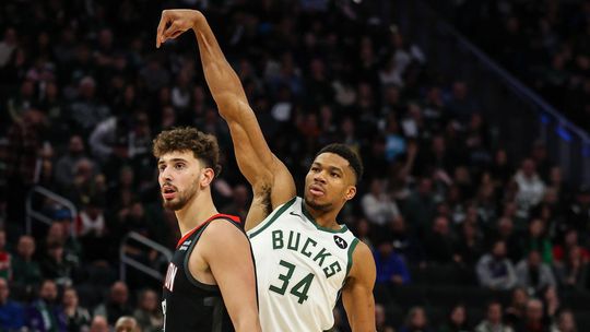 NBA: Giannis ultrapassa Kareem Abdul Jabbar na última vitória dos Bucks