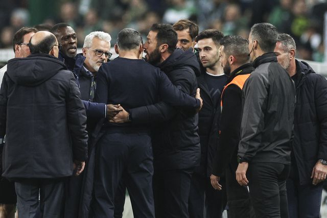 Sporting-FC Porto: Confusão no final com Conceição e Viana