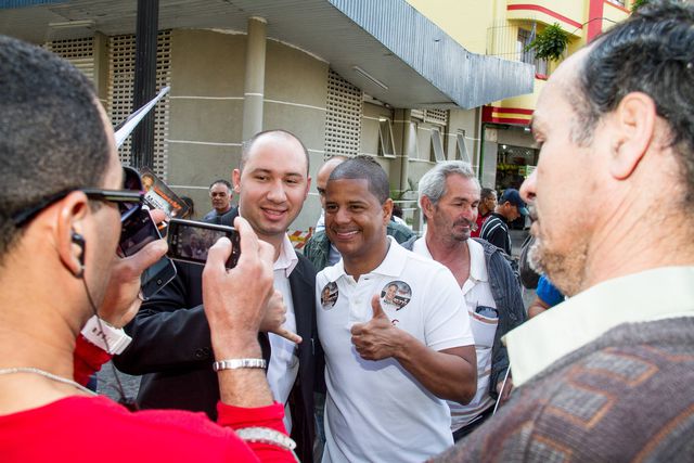 Marcelinho Carioca aparece… com um olho negro: «Saí com uma mulher casada e…»