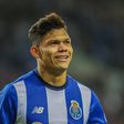 Evanilson sorri durante um jogo pelo FC Porto