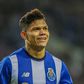 Evanilson sorri durante um jogo pelo FC Porto