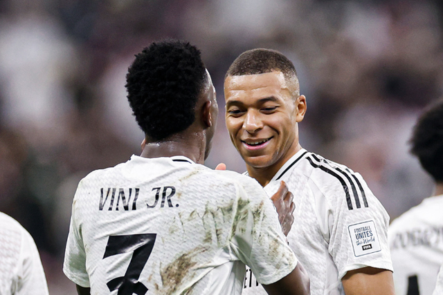 Vini prova que é o melhor do mundo e assiste Mbappé (vídeo)