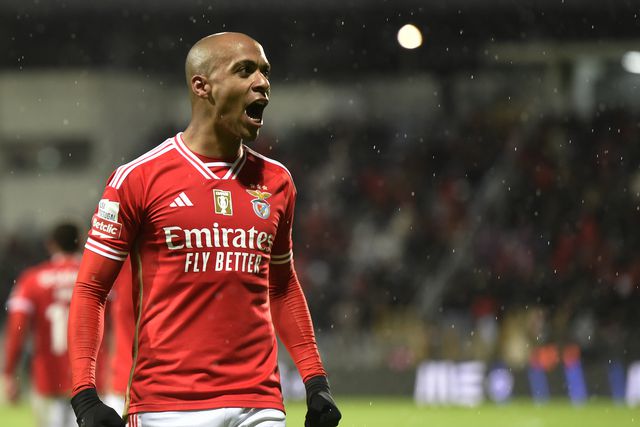 Benfica: Besiktas esclarece acordo por João Mário