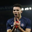 'Pistoleiro' português saltou do banco para dar vitória ao PSG no Mónaco