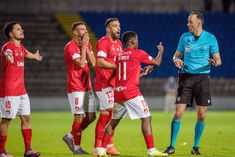 Duas decisões de João Pinheiro espoletaram muita polémica - Foto: EDUARDO COSTA/LUSA