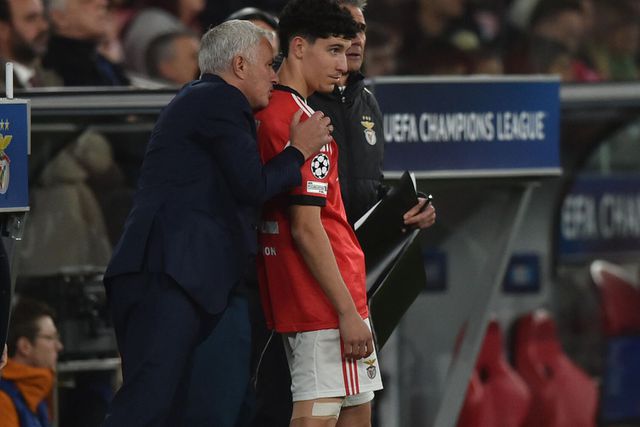 José Mourinho e José Neto, treinador e lateral-esquerdo do Benfica - Foto Miguel Nunes