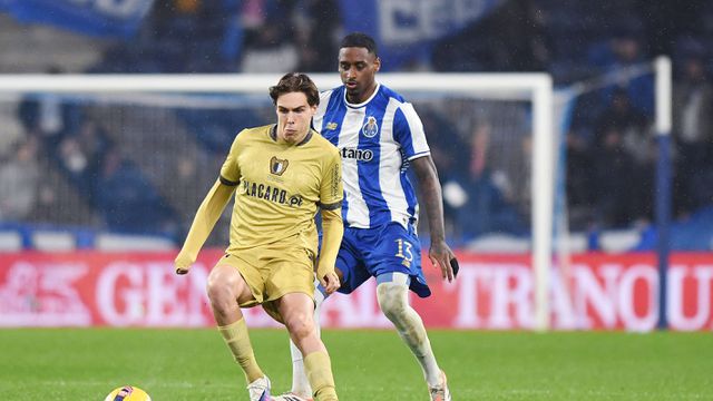 Gustavo Sá em lance com Pablo Rosario - Foto: Rogério Ferreira / Kapta+