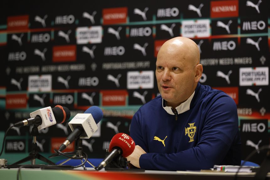 Jorge Braz em conferência de imprensa - Foto: FPF