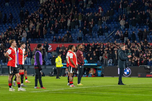 Van Persie e os jogadores do Feyenoord