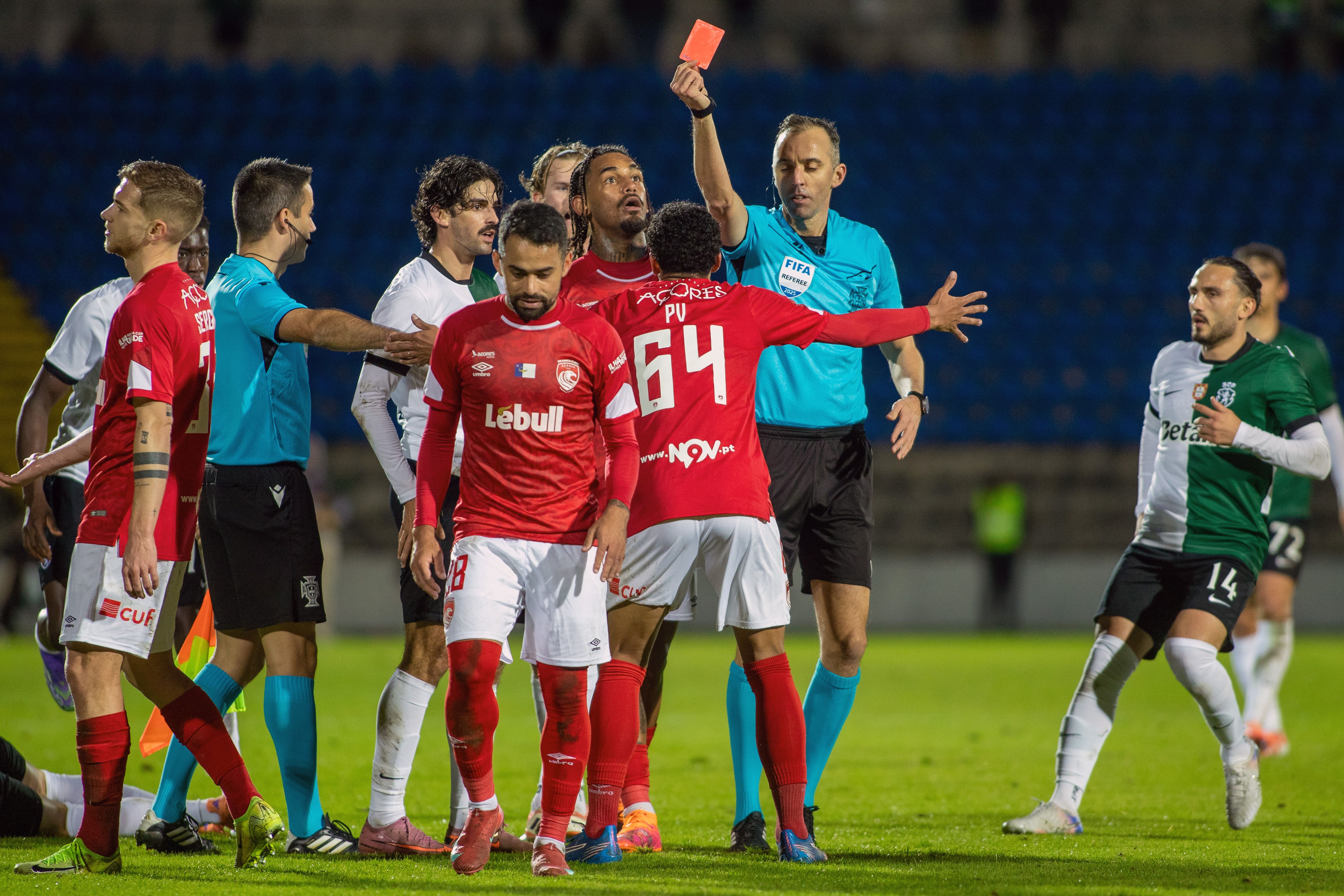 A polémica expulsão de PV - Foto: EDUARDO COSTA/LUSA