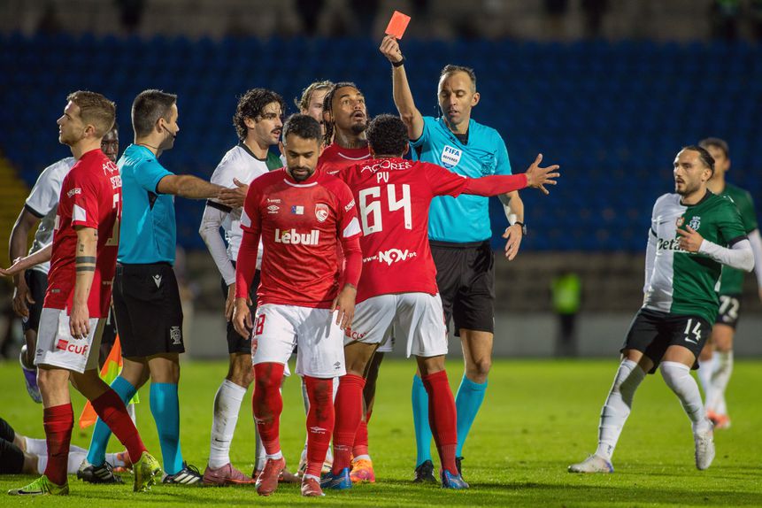 A polémica expulsão de PV - Foto: EDUARDO COSTA/LUSA