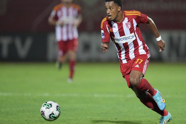 Mercado (oficial): Carlos Daniel emprestado ao Trofense