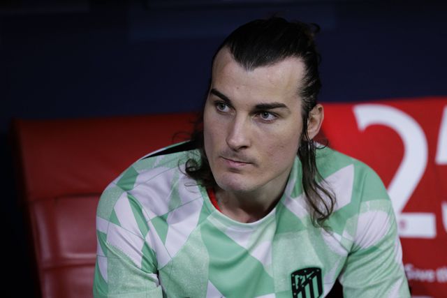 Mercado: Lesão de Azpilicueta complica saída de alvo do FC Porto