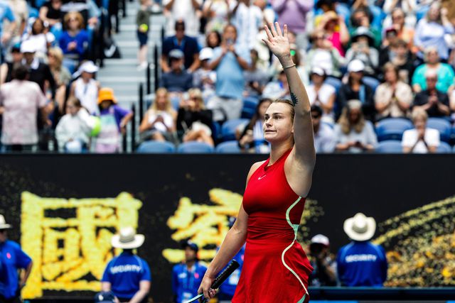 Sabalenka avança para a segunda semana com jogo perfeito