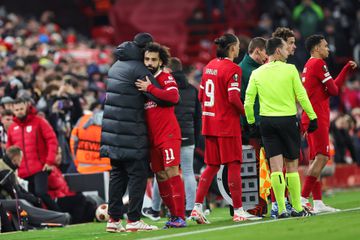 Klopp lamenta lesão de Salah: «Raramente precisa de sair, há algo...»