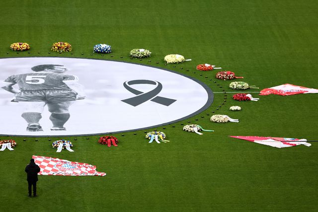 Bayern faz homenagem a Beckenbauer (vídeo e fotos)