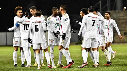 Taça de França: Lyon elimina (com dificuldade) equipa do quarto escalão