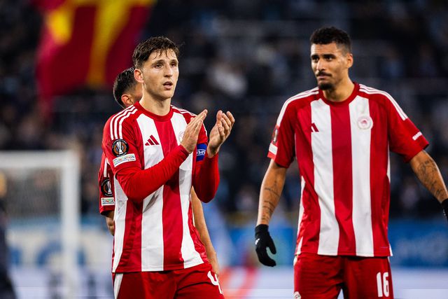 Panagiotis Retsos e David Carmo frente ao Malmo na UEFA Europa League